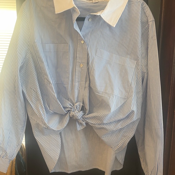 NWT cropped white shirt with blue stripes button down - Picture 11 of 11